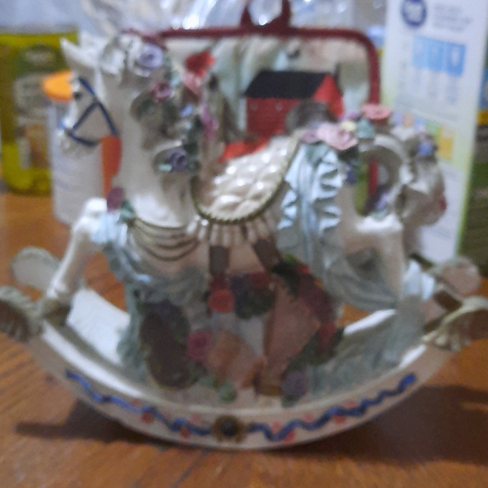 MUSICAL 🎼 ROCKING HORSE